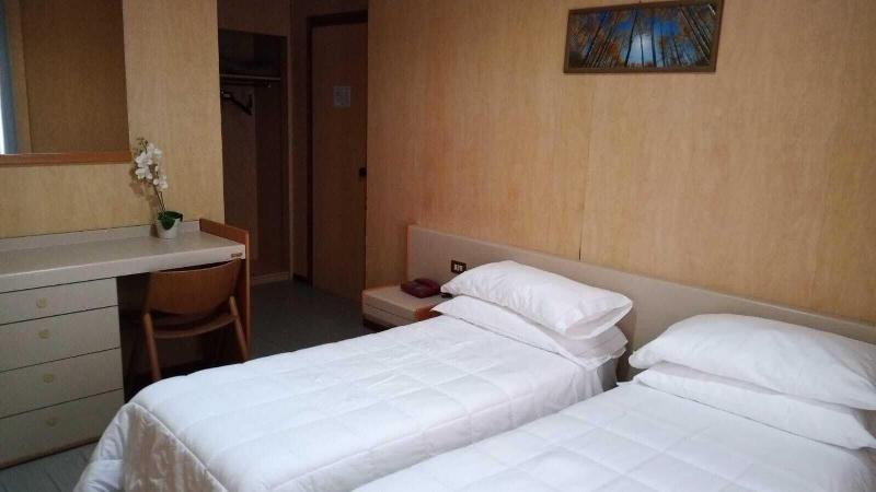 Hotel Socrate Lavena Ponte Tresa Ngoại thất bức ảnh