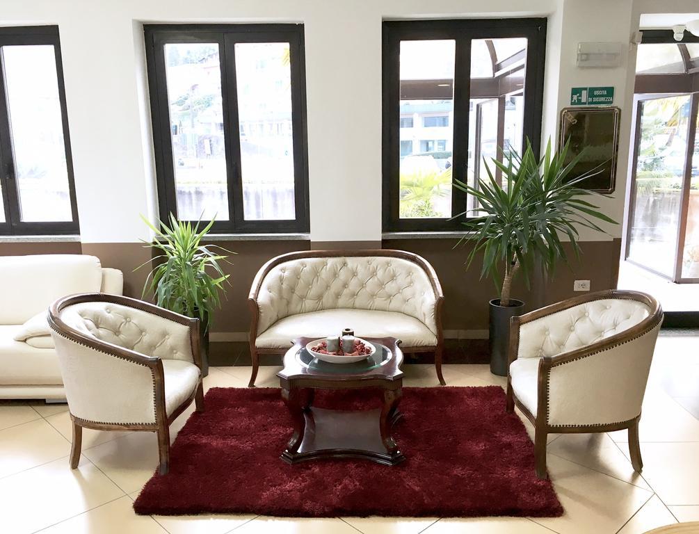 Hotel Socrate Lavena Ponte Tresa Ngoại thất bức ảnh