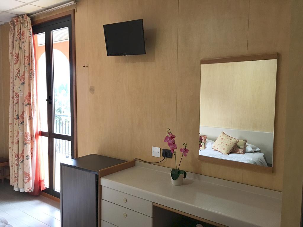 Hotel Socrate Lavena Ponte Tresa Ngoại thất bức ảnh